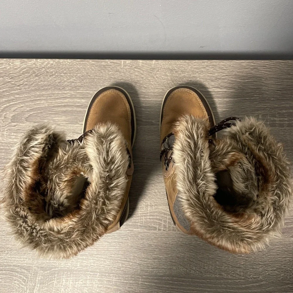 Helly Hansen Womens 7 Brown Faux Fur Lace Up Winter Snow Boots Sherpa Outdoor